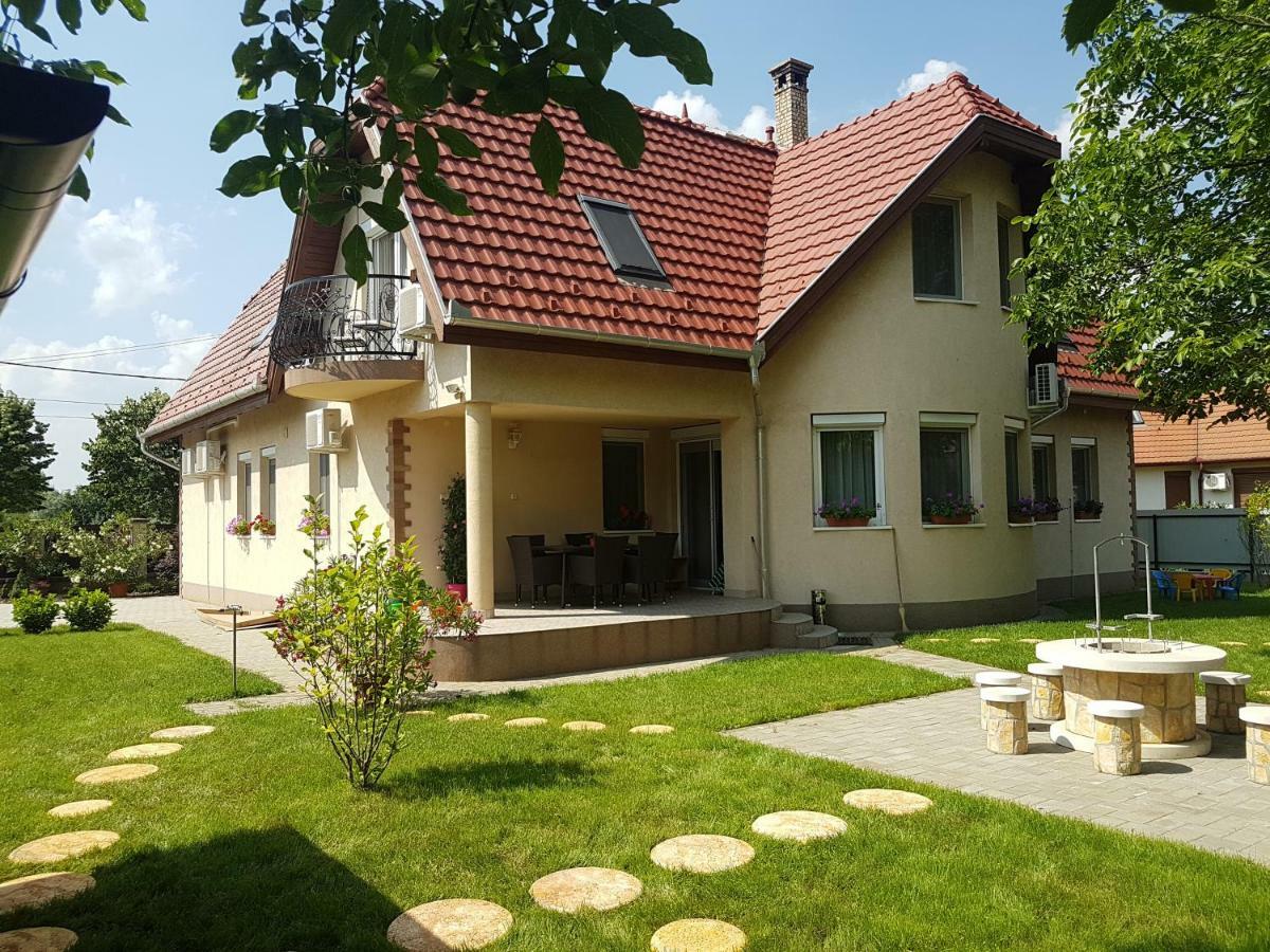 Villa Bellanova Хайдусобосло Экстерьер фото